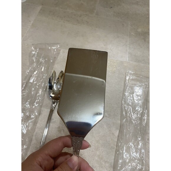 new Reed & Barton SHUBERT Stainless 18/10 Glossy salad fork and lasagna server - Picture 9 of 12